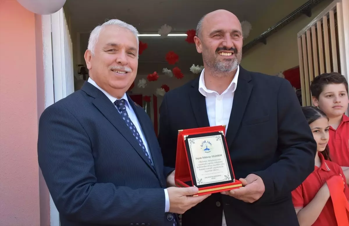 Depremde Kaybedilenler İçin Kütüphane Açıldı