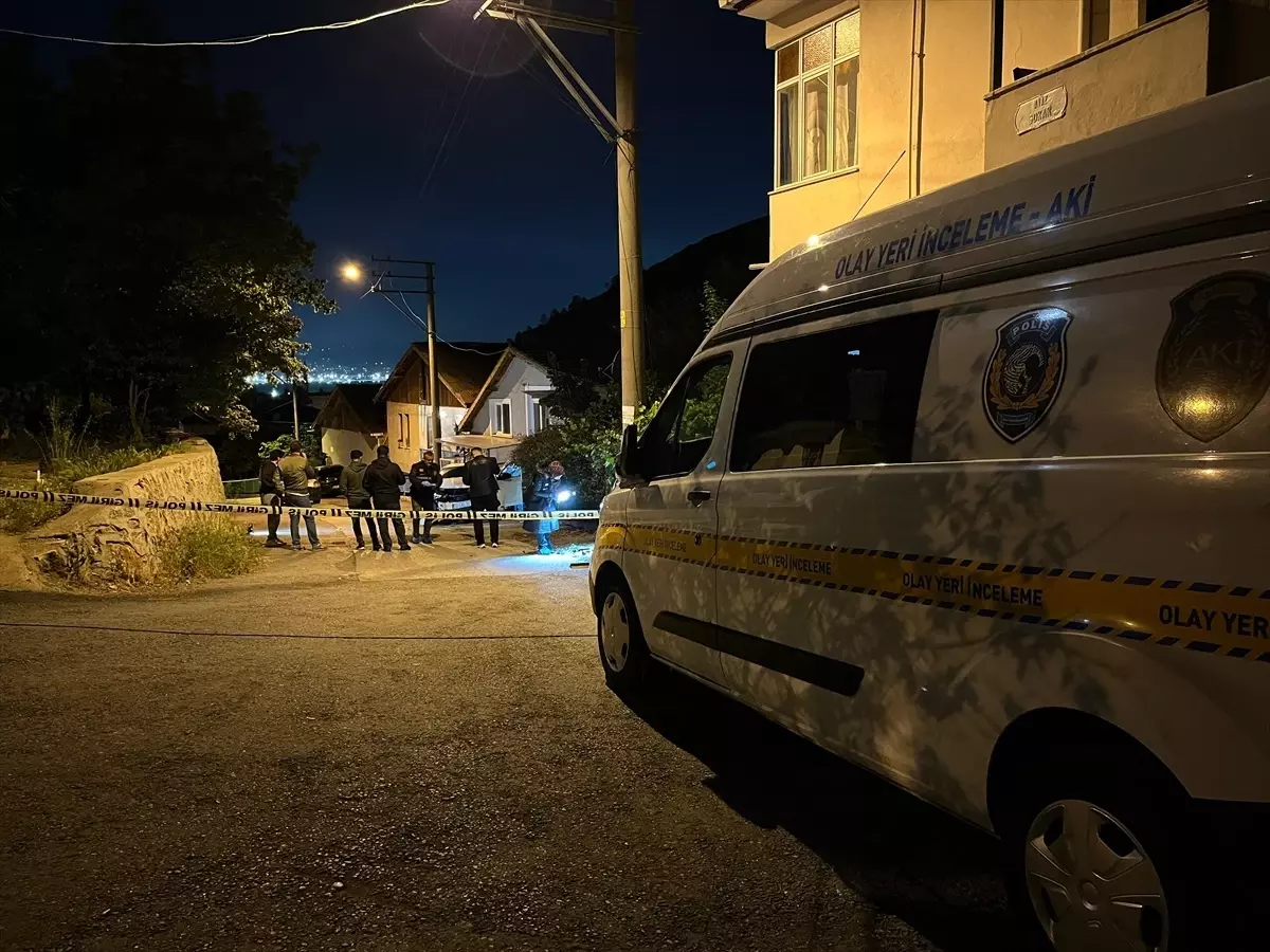 İzmit\'te Silahlı Saldırı: 1 Ağır Yaralı