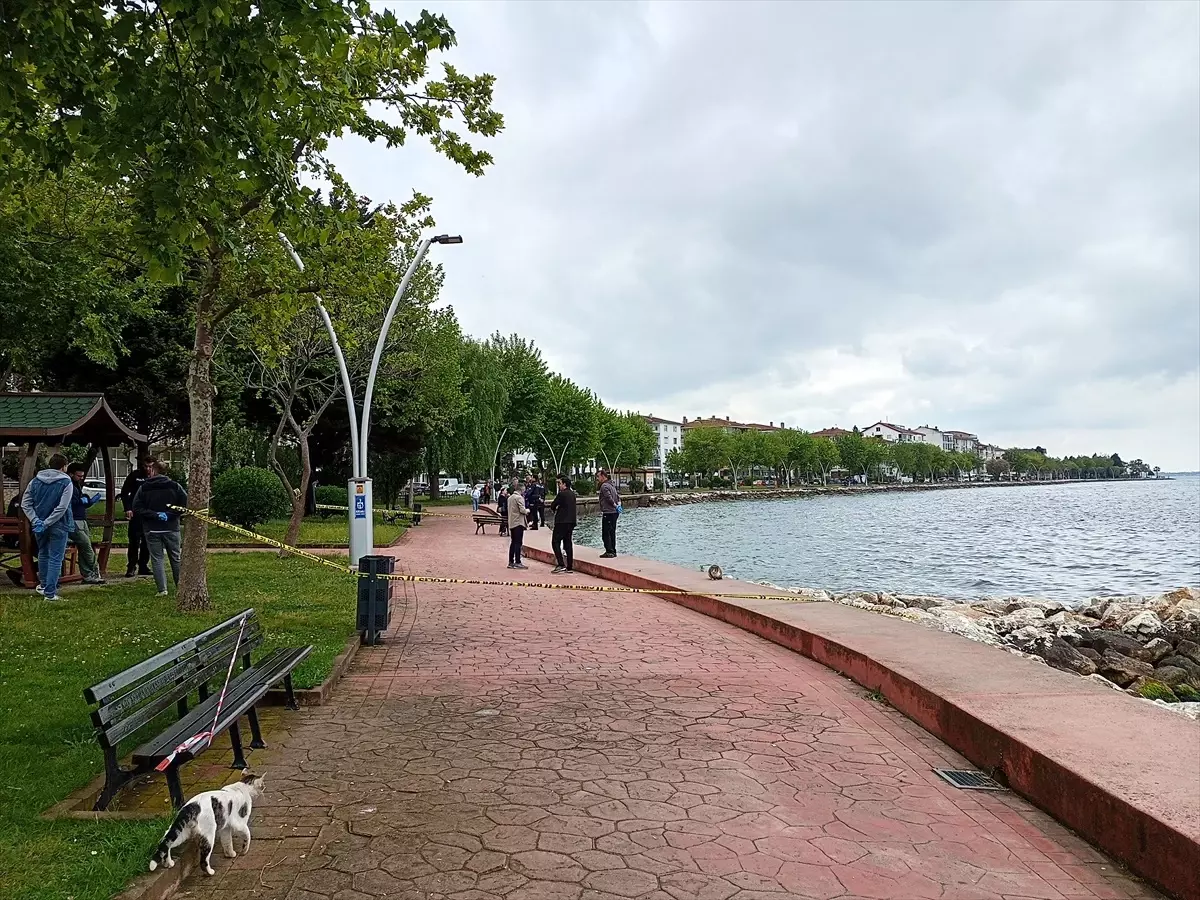 Karamürsel\'de Erkek Cesedi Bulundu