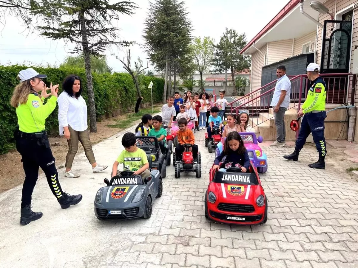 Kulu\'da Anaokulu Öğrencilerine Trafik Eğitimi Verildi