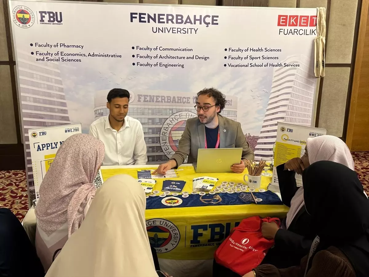 Trablus\'ta Türk Üniversiteleri Fuarı yoğun ilgi gördü