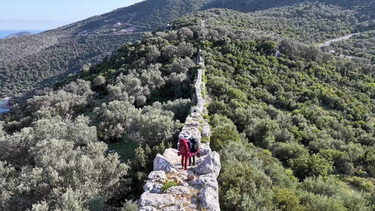 Patara\'daki Su Yolu: Tarihin Derinliklerinde Bir Yolculuk