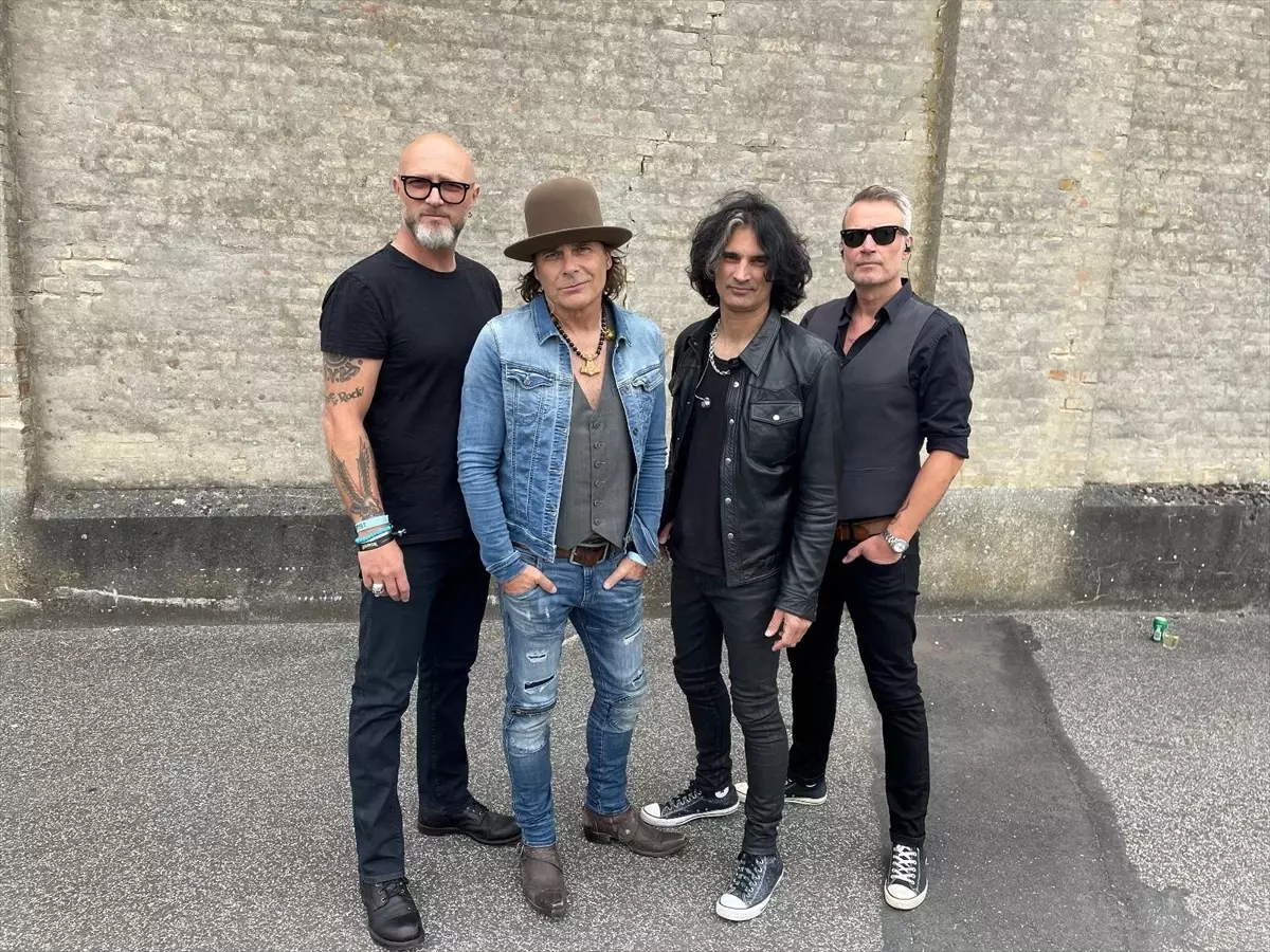 White Lion İstanbul\'da Konser Veriyor