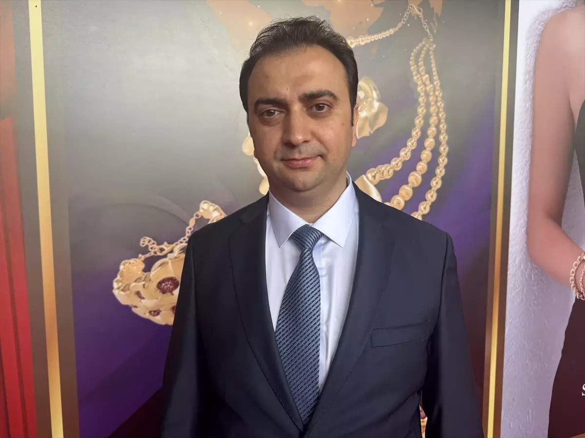 Antalya\'da Lüks Mücevher Fuarı Açıldı