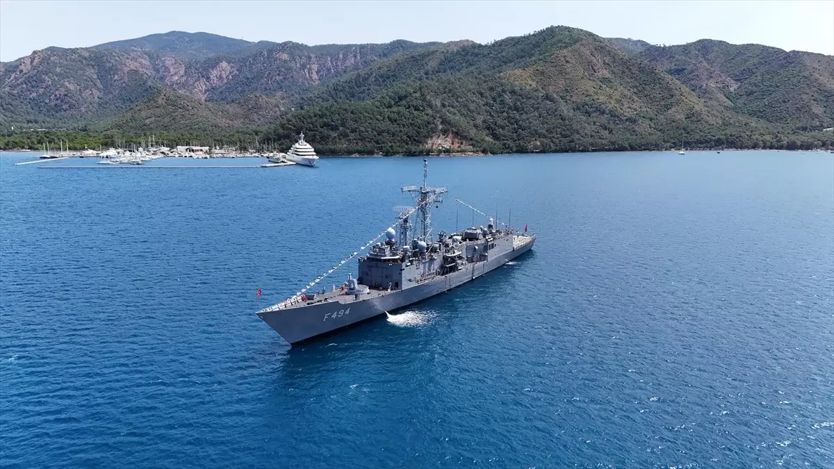 Deniz Kuvvetleri Gemi Gezileri Bayramda