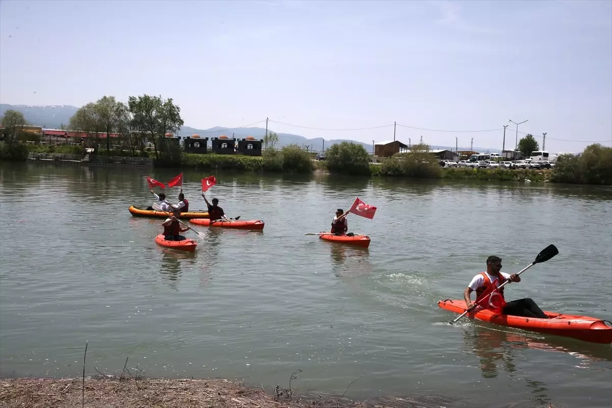 Muş\'ta Doğa Yürüyüşü ve Şenlik