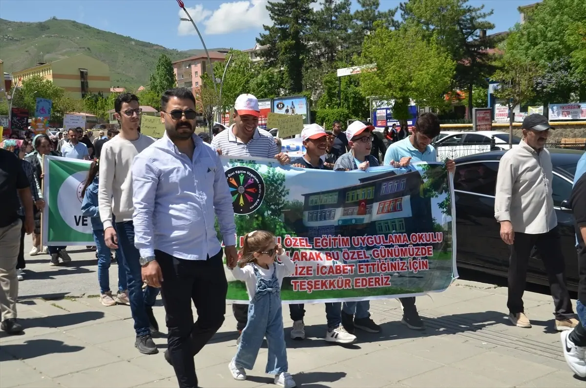 Muş\'ta Farkındalık Yürüyüşü