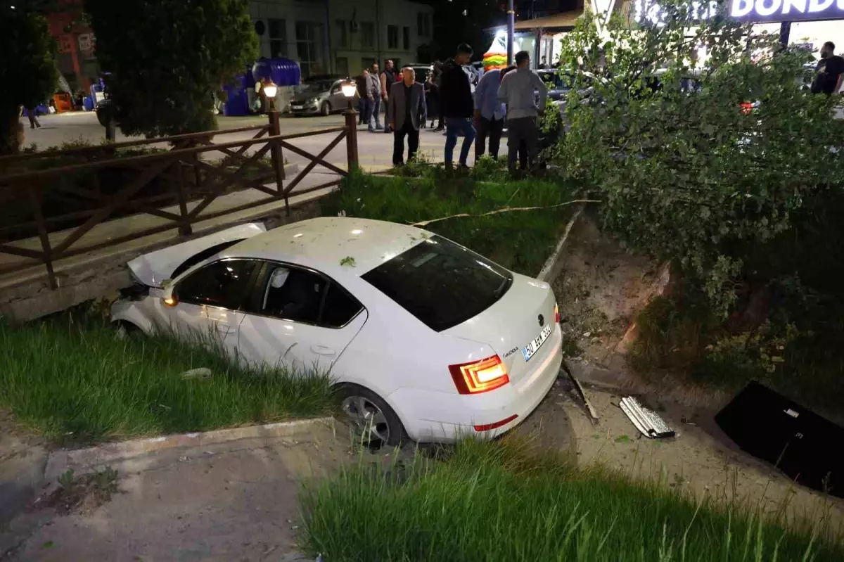 Nevşehir\'de Zincirleme Kaza: 2 Yaralı