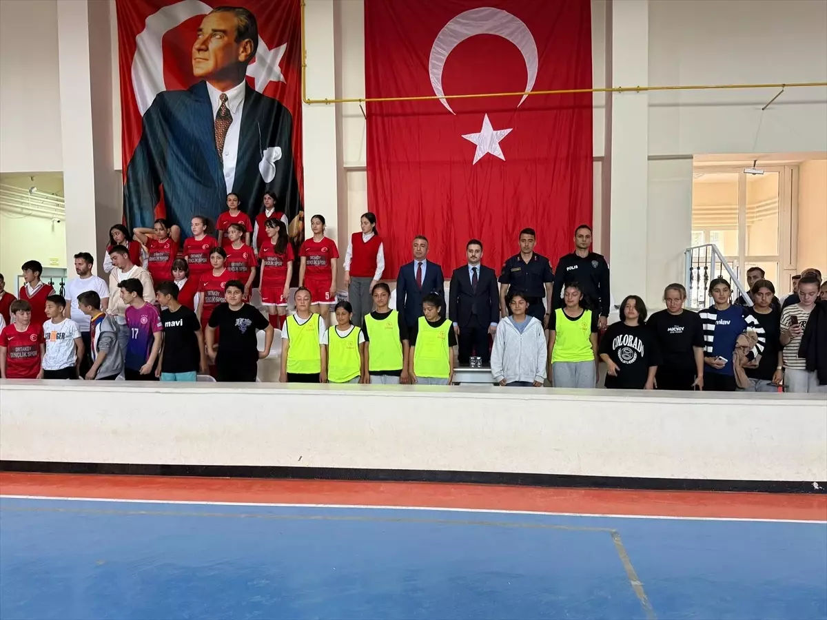 Ortaköy ilçesinde voleybol turnuvası düzenlendi