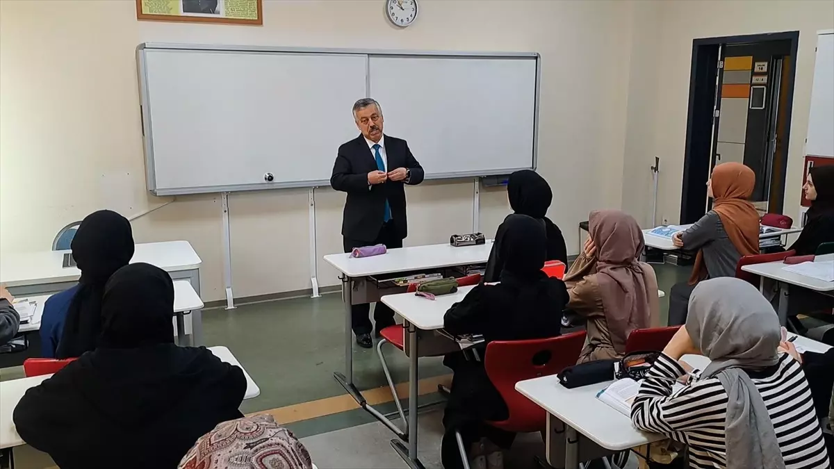 Sakarya\'da emekliye ayrılan 41 yıllık eğitimciye duygulandıran veda