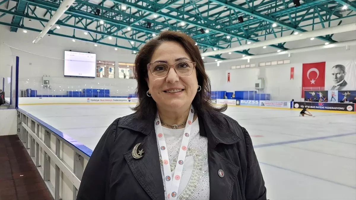 Samsun\'da Artistik Buz Pateni Yarışması Başladı