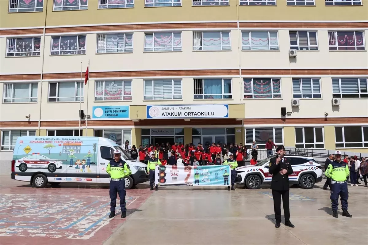 Jandarmadan Öğrencilere Trafik Eğitimi