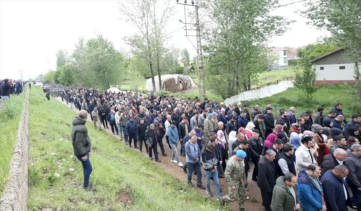 Şehit Piyade Uzman Çavuş Karadağ, Muş\'ta son yolculuğuna uğurlandı
