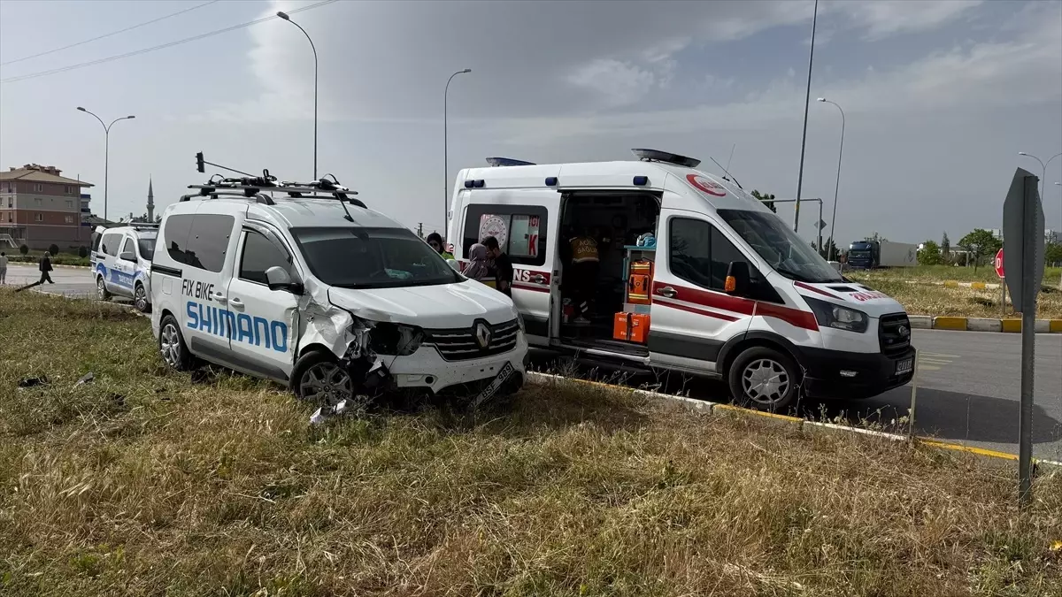 Seydişehir\'de Trafik Kazaları: 3 Yaralı