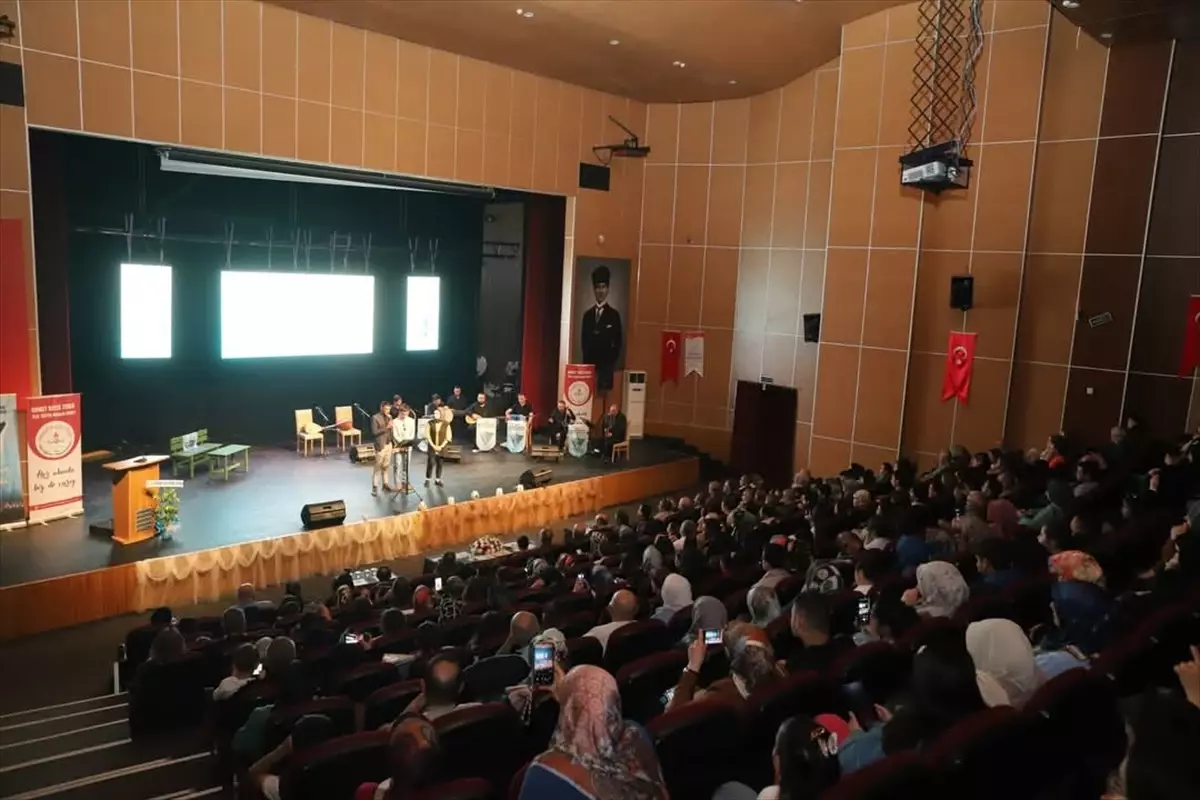Şiir Dinletisi Beğeni Topladı
