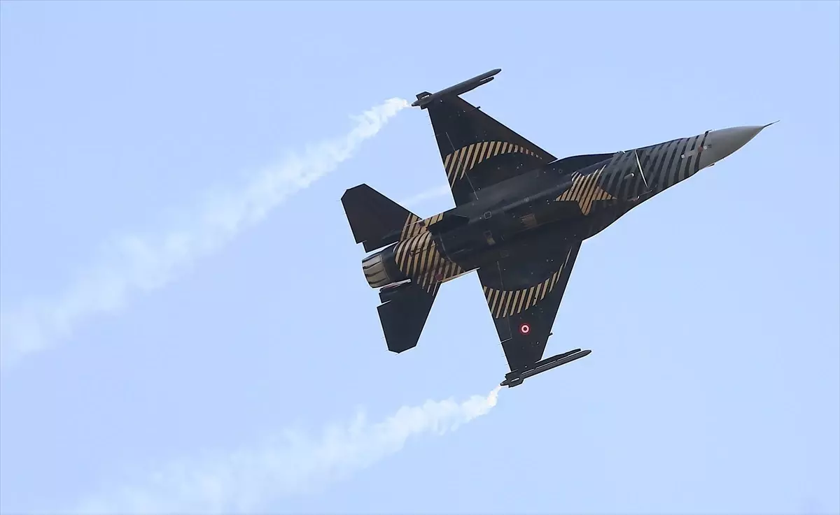 SOLOTÜRK Malatya\'da Gösteri Uçuşu Yaptı