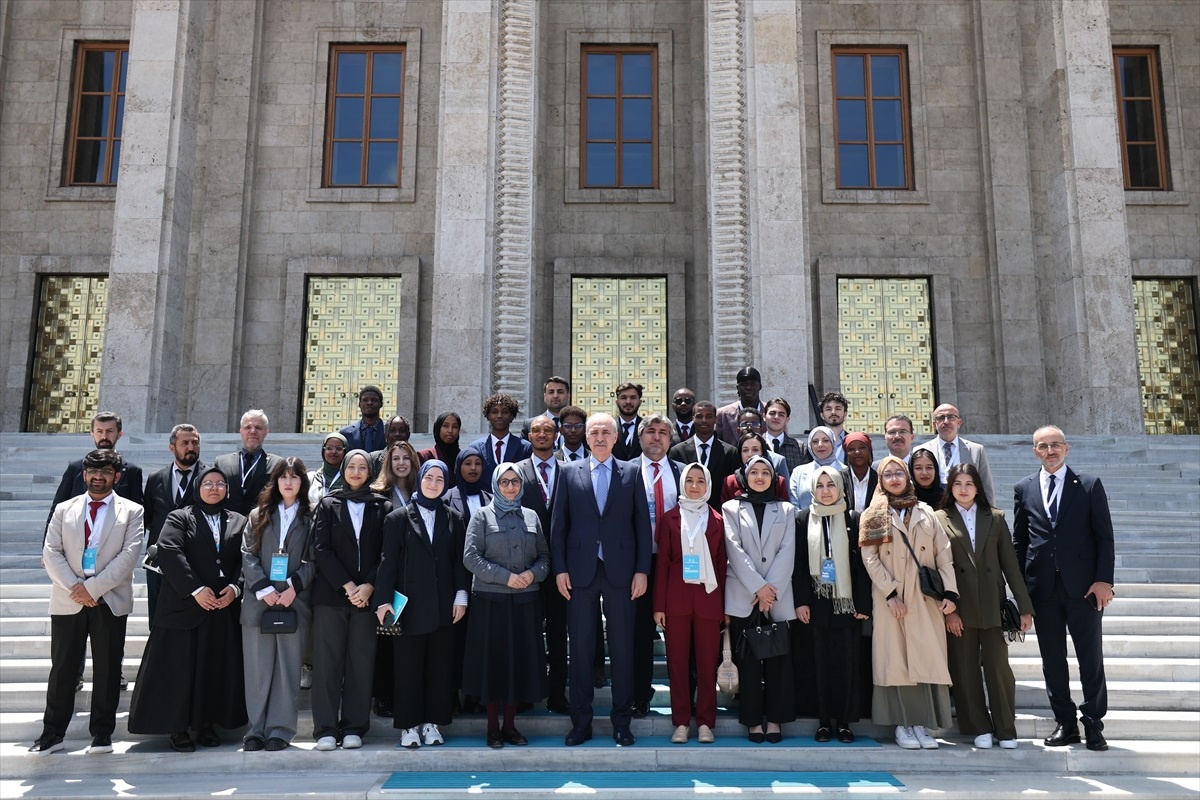 Numan Kurtulmuş, Öğrencilerle Buluştu