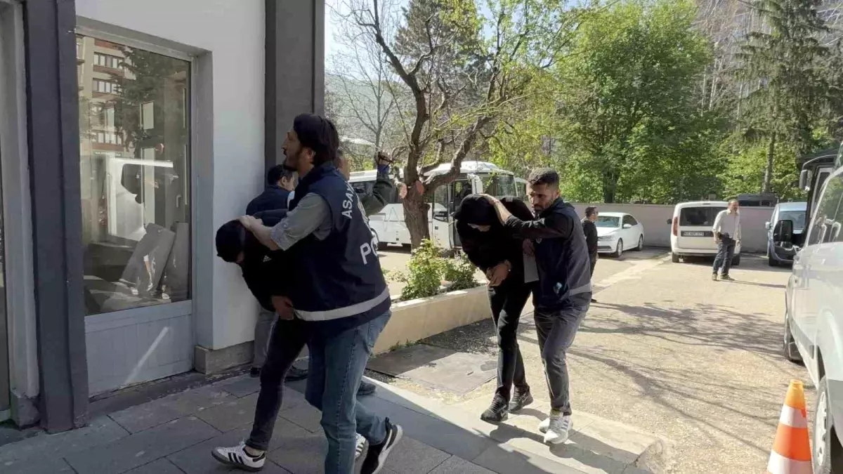 Tokat-Sivas\'ta Çalıntı Araç Operasyonu