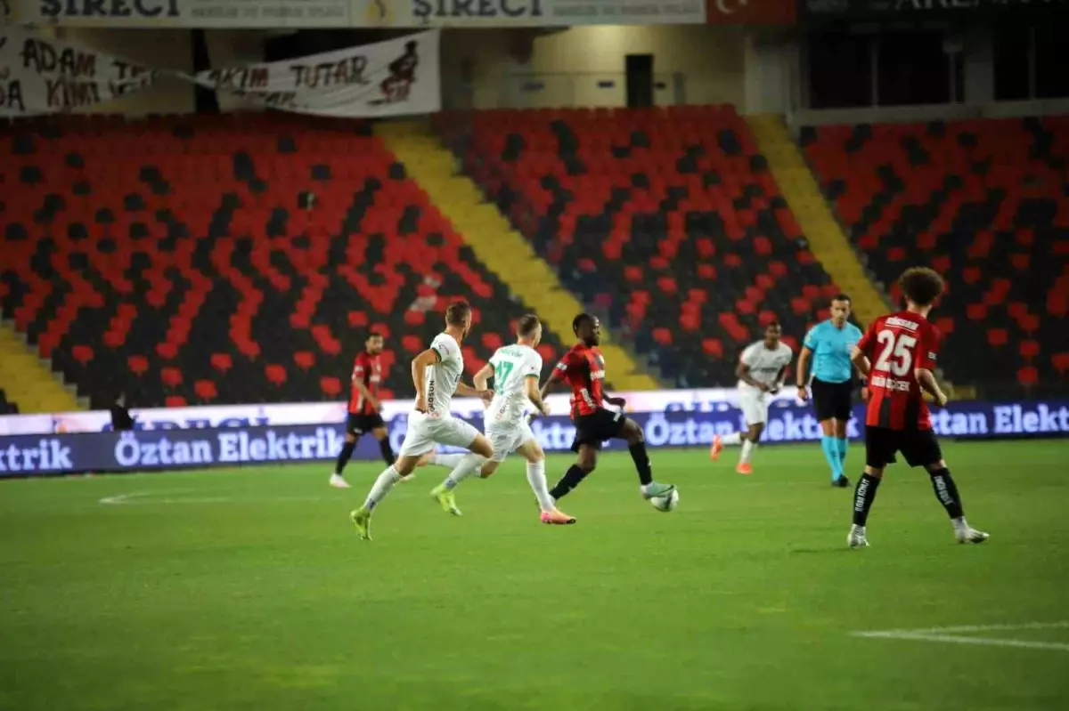Gaziantep FK - Alanyaspor: İlk Yarı Golsüz Beraberlik