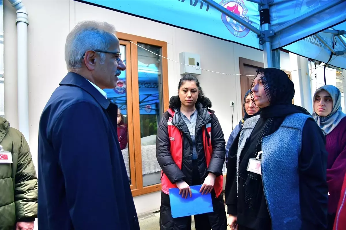 Ulaştırma ve Altyapı Bakanı Uraloğlu\'ndan Trabzon\'da şehit Berat Mecit Day\'ın ailesine ziyaret