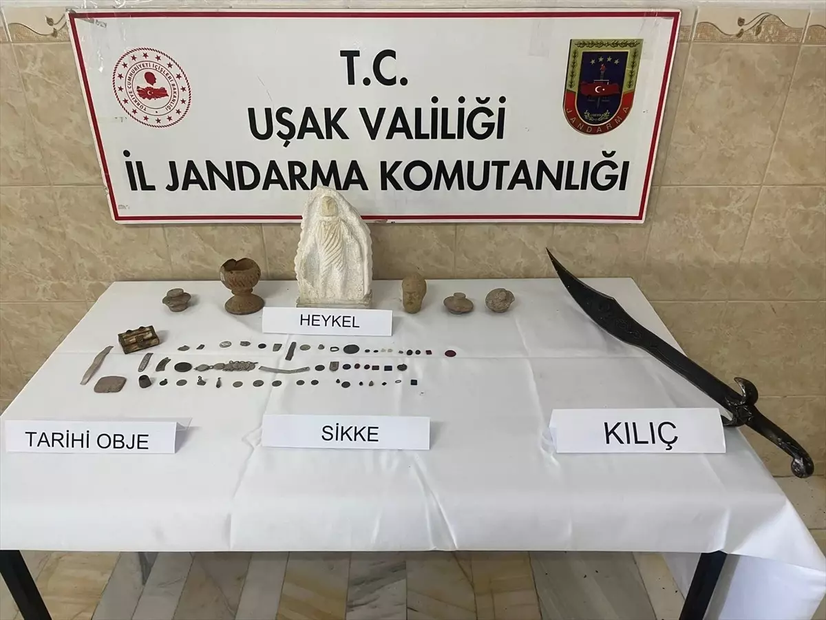 Uşak\'ta 60 Tarihi Eser Ele Geçirildi