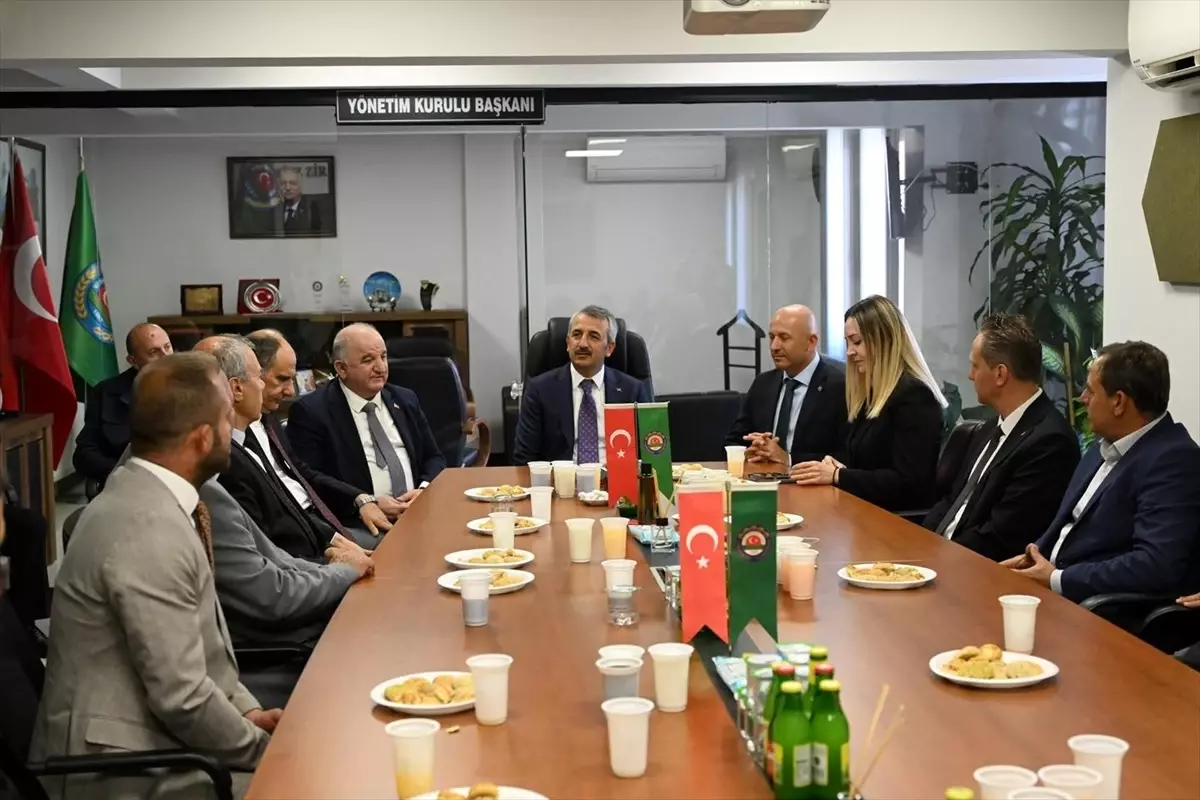 Vali Sezer\'den Çiftçiler Günü Ziyareti