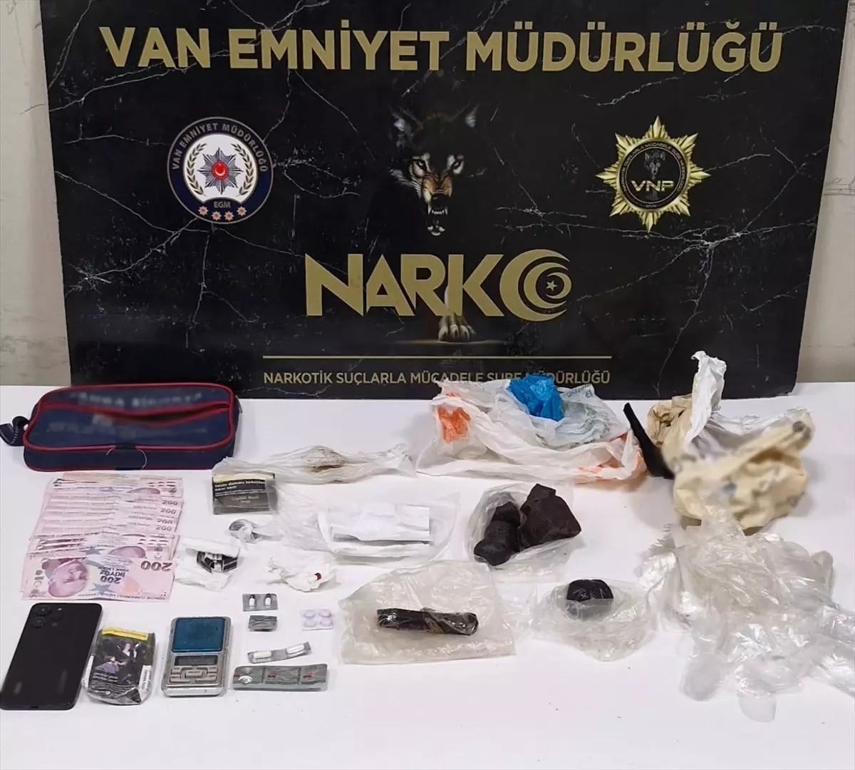 Van\'da Uyuşturucu Operasyonu: 63 Gözaltı