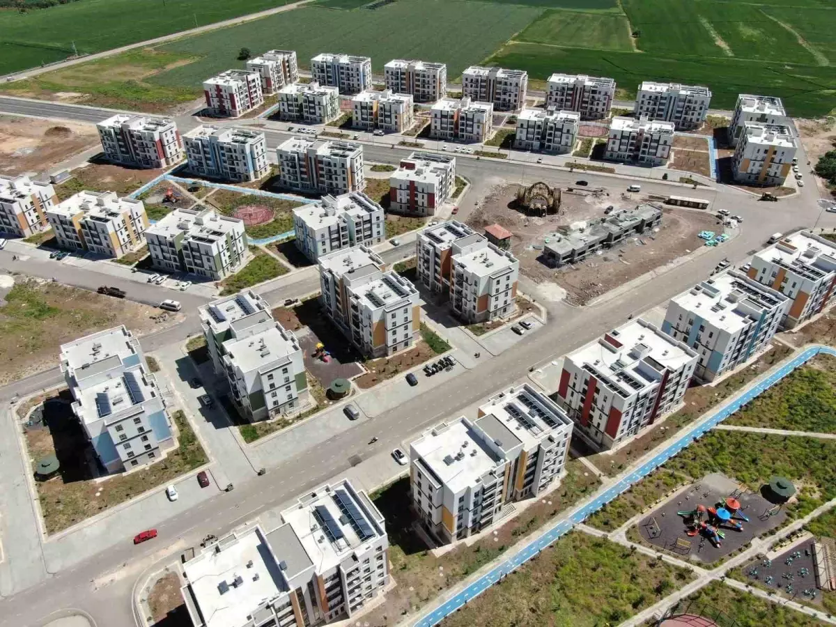 Depremzedeler Yeni Evlerinden Memnun