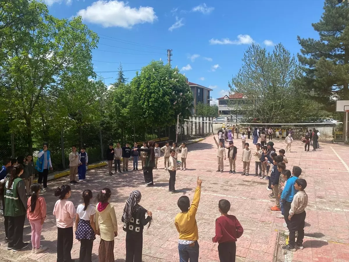 Yeşilay\'dan Öğrencilere Sağlıklı Yaşam Eğitimi