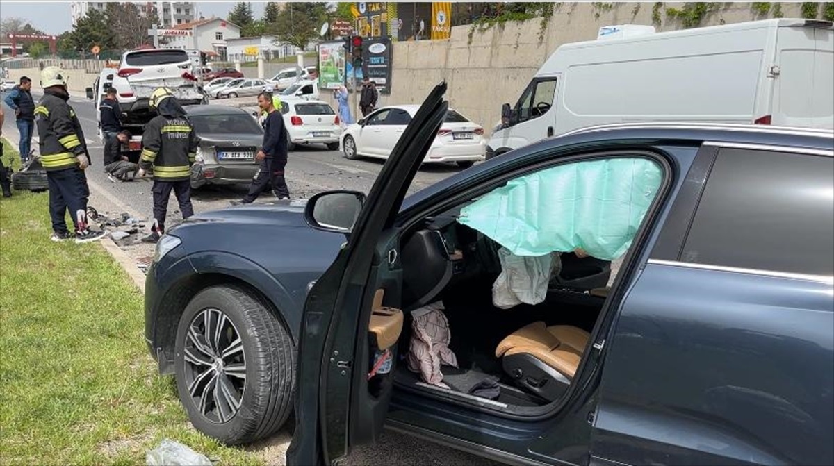 Yozgat\'ta Zincirleme Trafik Kazası