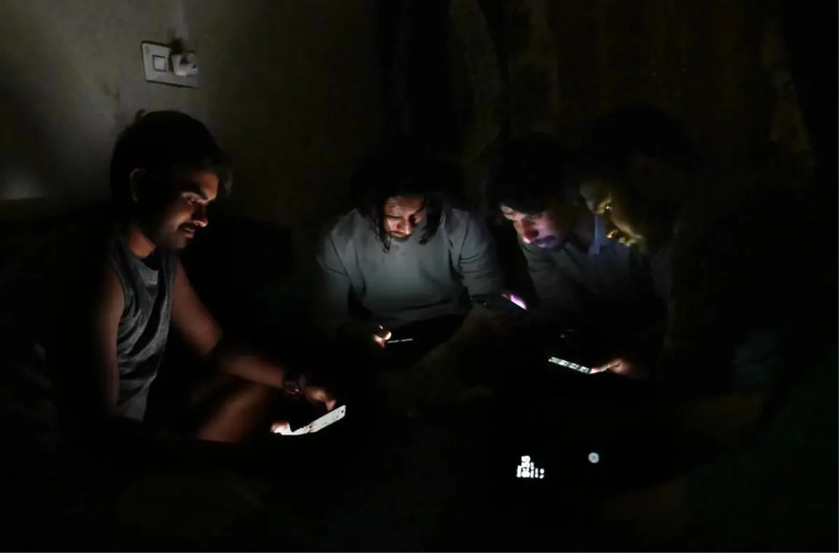 Pakistan-Hindistan Gerginliği: Elektrik Kesintileri Başladı