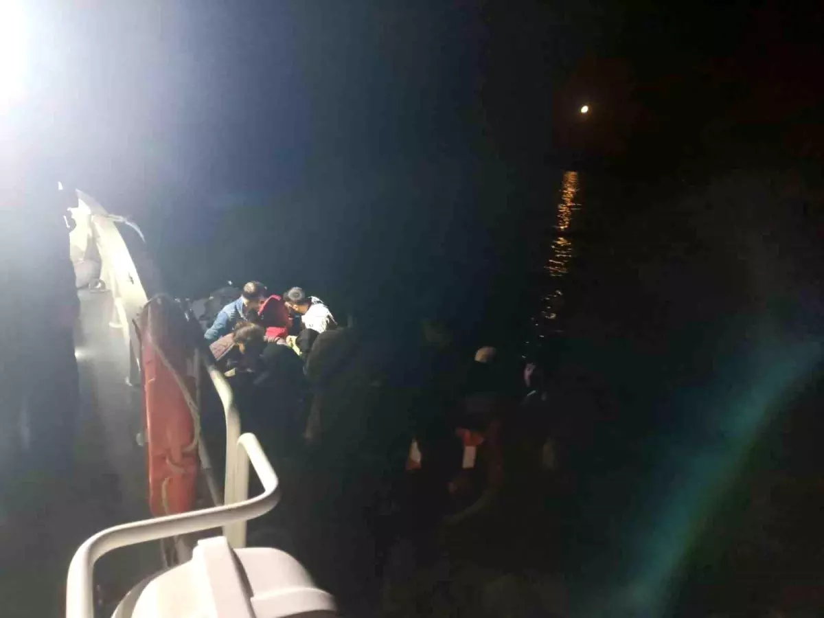 Ayvalık\'ta Düzensiz Göçmen Operasyonu