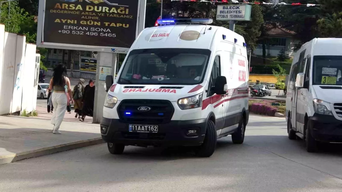 Bilecik\'te Trafik Kazası: Yaya Yaralandı