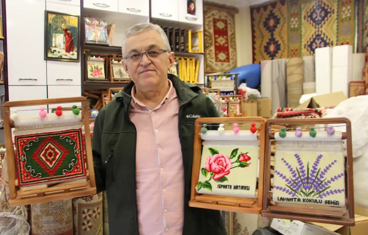 Isparta\'da Minyatür Halı Trendine Geçiş