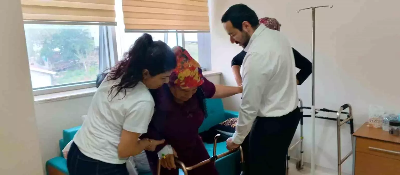 Gölbaşı\'nda Depremzede Hastalara Sağlık Hizmeti