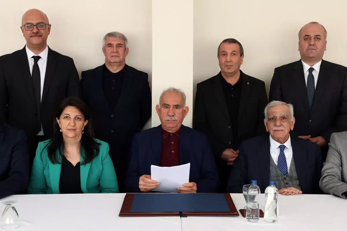 Kongre tamam, fesih ne zaman? Cumhurbaşkanlığı kanadından ilk yorum geldi