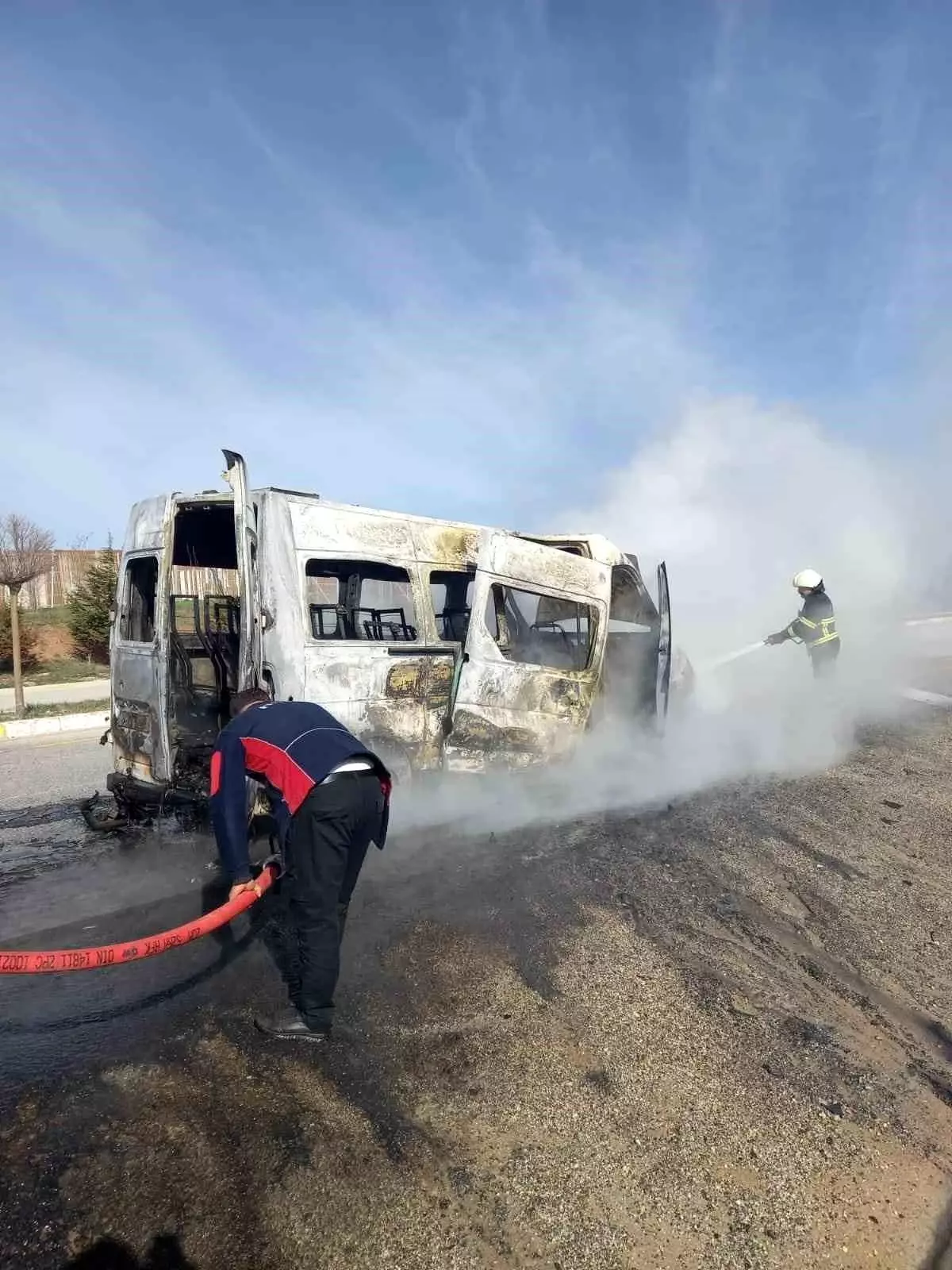 Sivas\'ta Minibüs Yangını