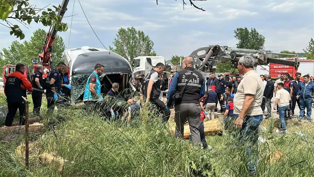 Çanakkale\'de Feci Kaza: 8 Ölü