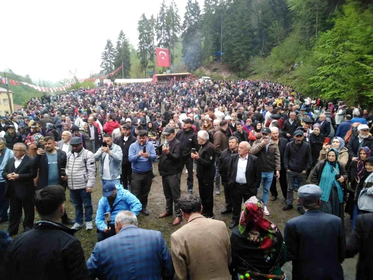 Şalpazarı\'nda 30. Hıdırellez Şenliği Yağmura Rağmen Coşkuyla Kutlandı