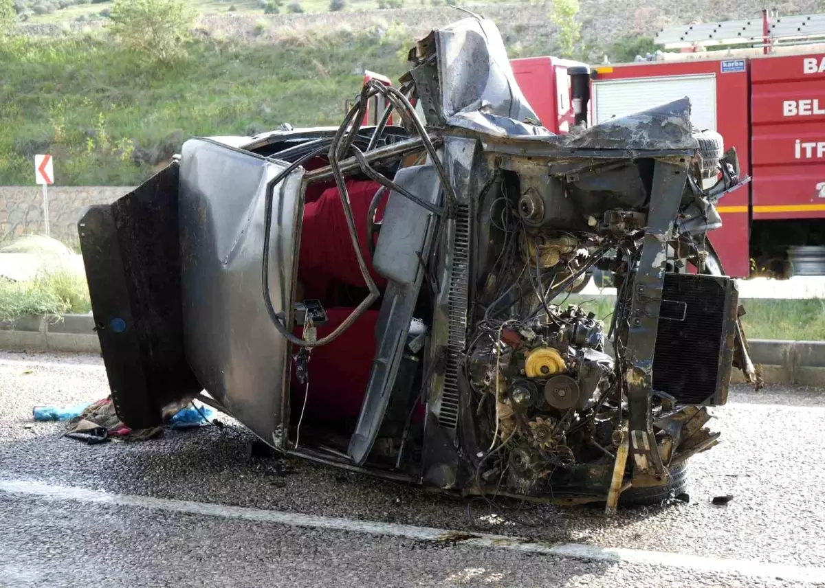 Kırıkkale\'de Trafik Kazası: 1 Ölü, 2 Yaralı