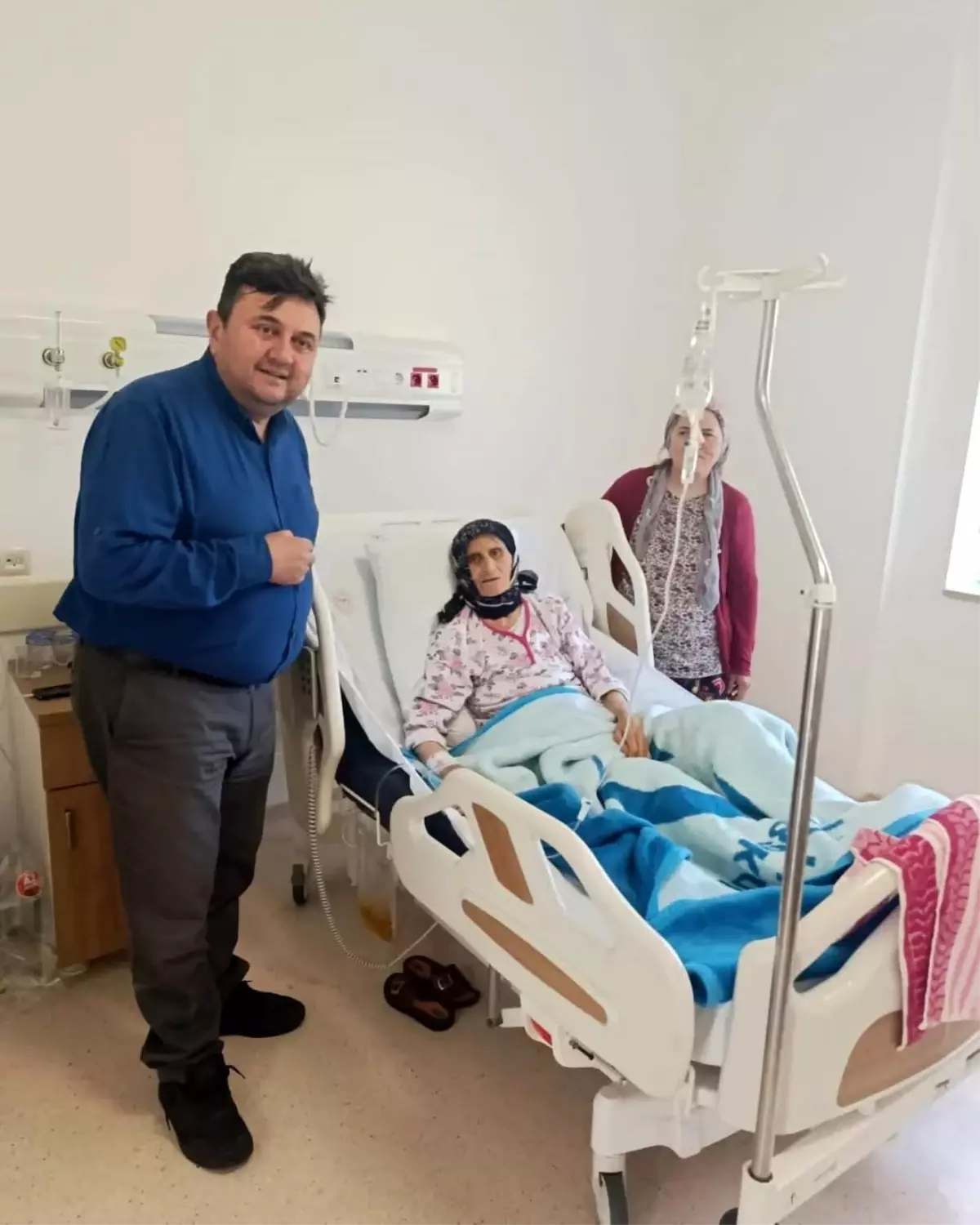 Nejat Gülmez Anneler Günü\'nde Hastaları Ziyaret Etti