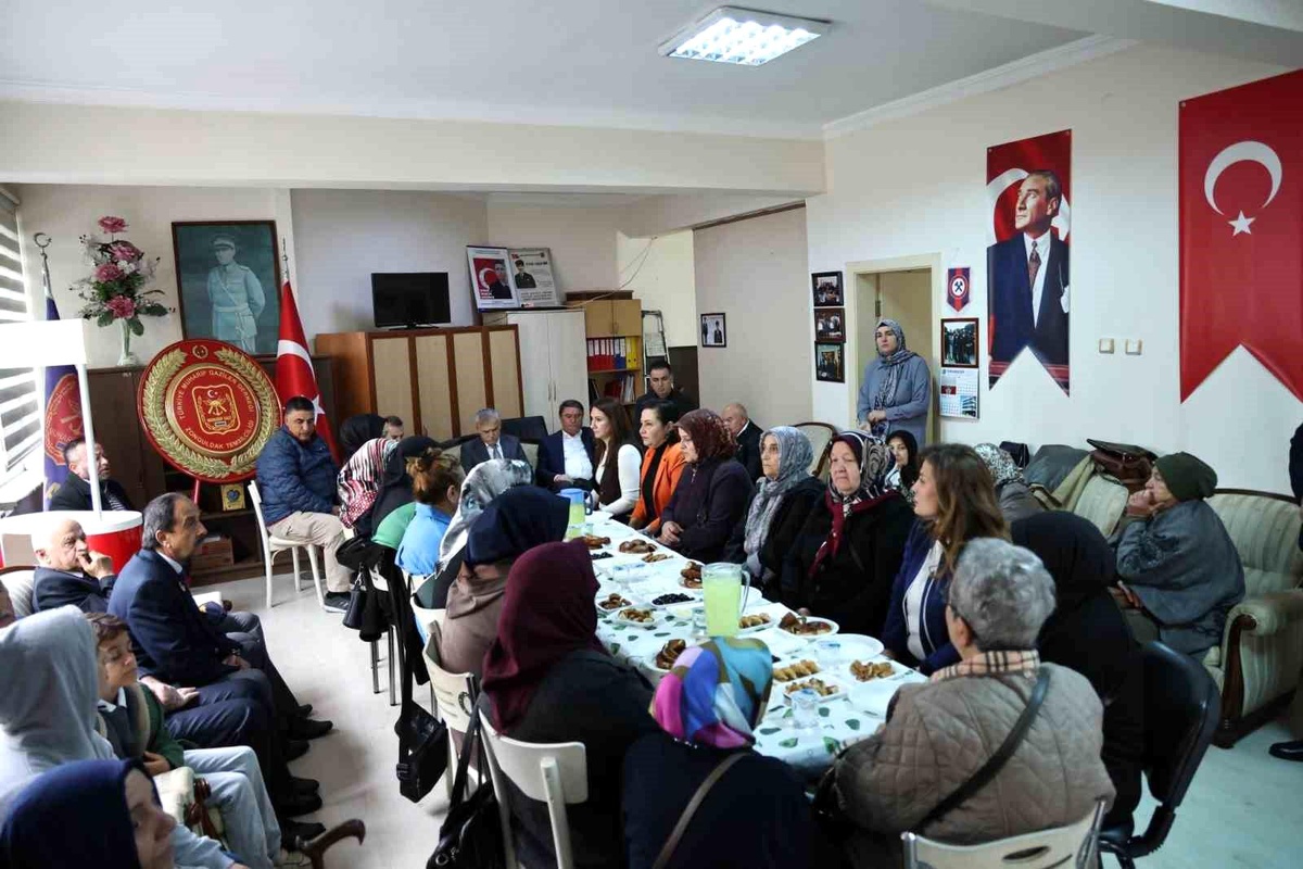 Gaziler Derneği\'nden Anneler Günü\'nde anlamlı buluşma