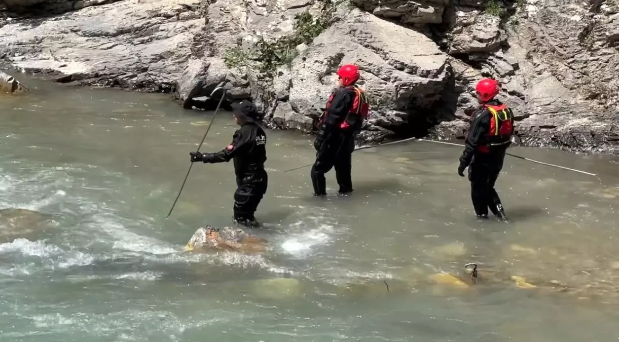 Hakkari\'de 16 Yaşındaki Çocuğun Kaybolması: Arama Çalışmaları Devam Ediyor