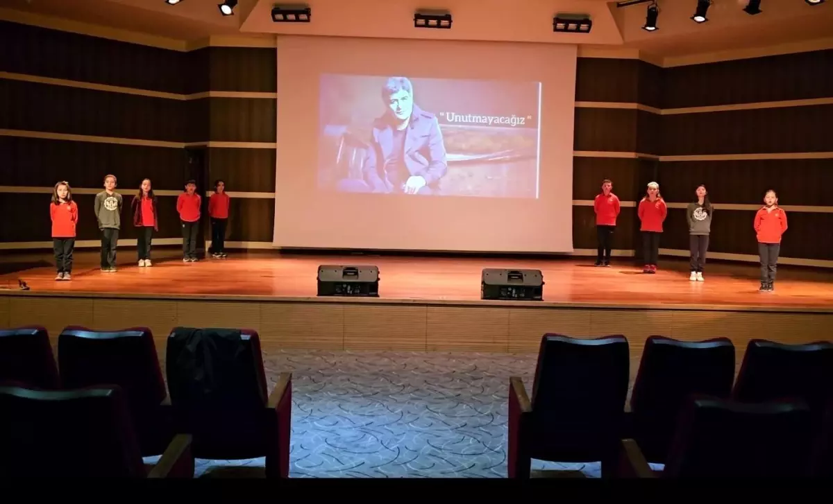 Öğrencilerden İbrahim Erkal Anısına Klip