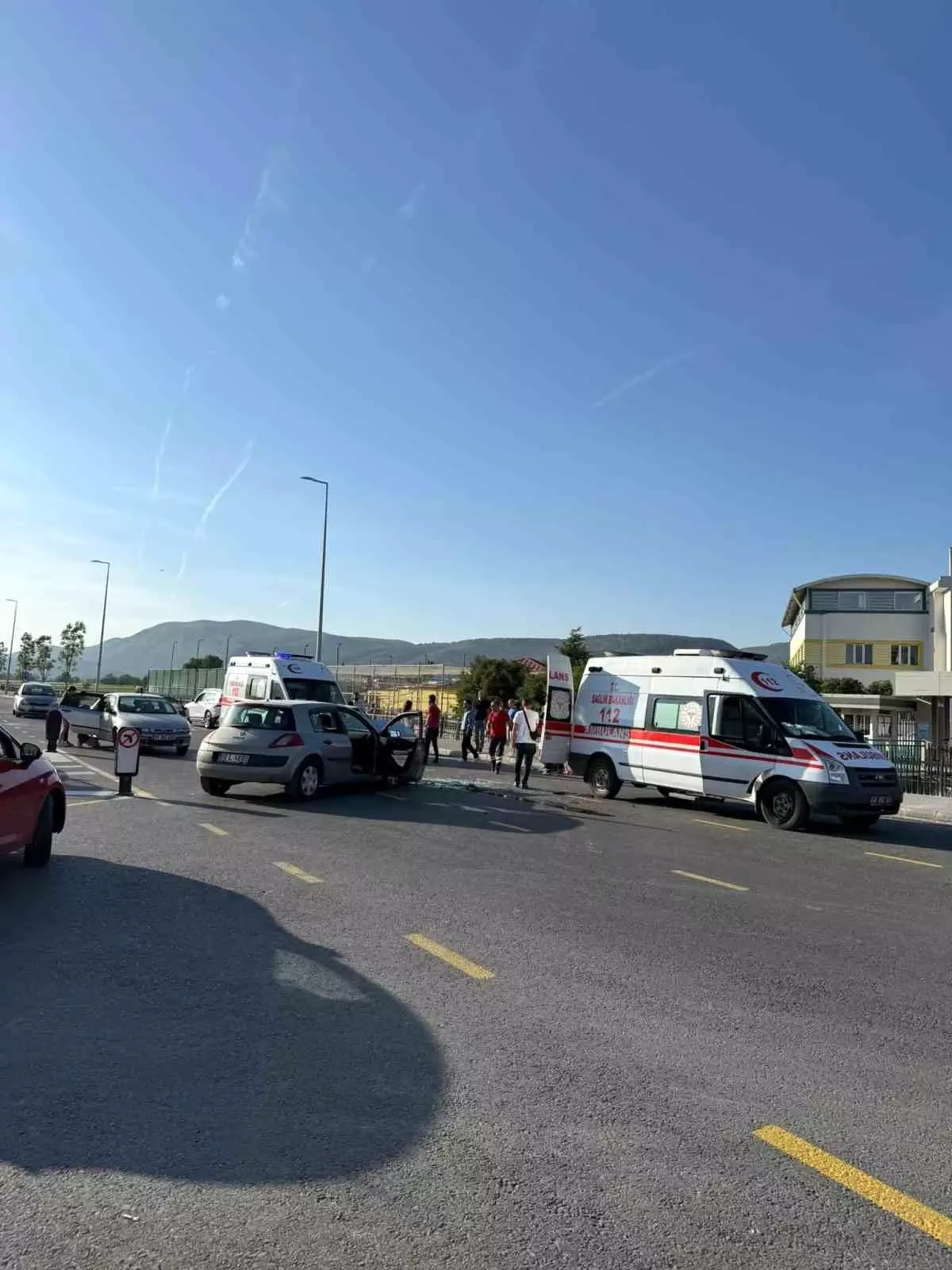 Menteşe\'de Trafik Kazası: 3 Yaralı