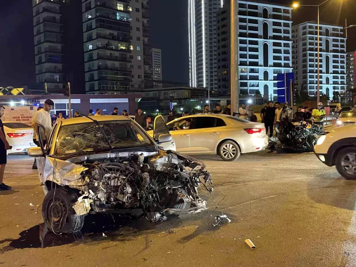 Mersin\'de Trafik Kazası: 3 Yaralı
