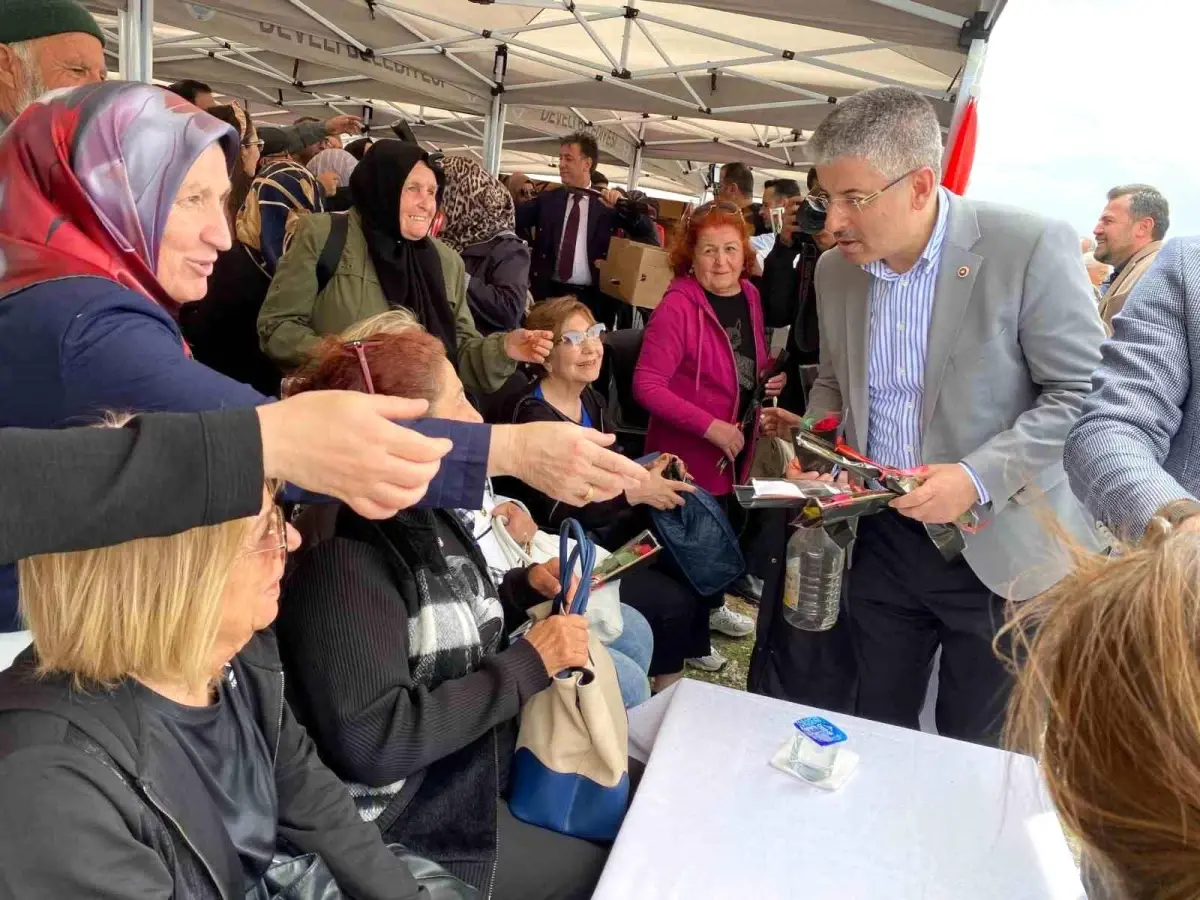 AK Parti Milletvekili Çopuroğlu, Hıdırellez Şenlikleri\'nde Vatandaşlarla Buluştu