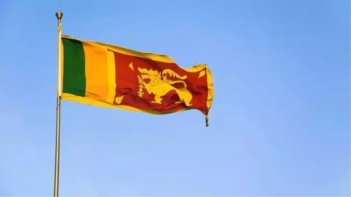 Sri Lanka\'da yolcu otobüsü uçuruma yuvarlandı: 21 ölü, 14 yaralı