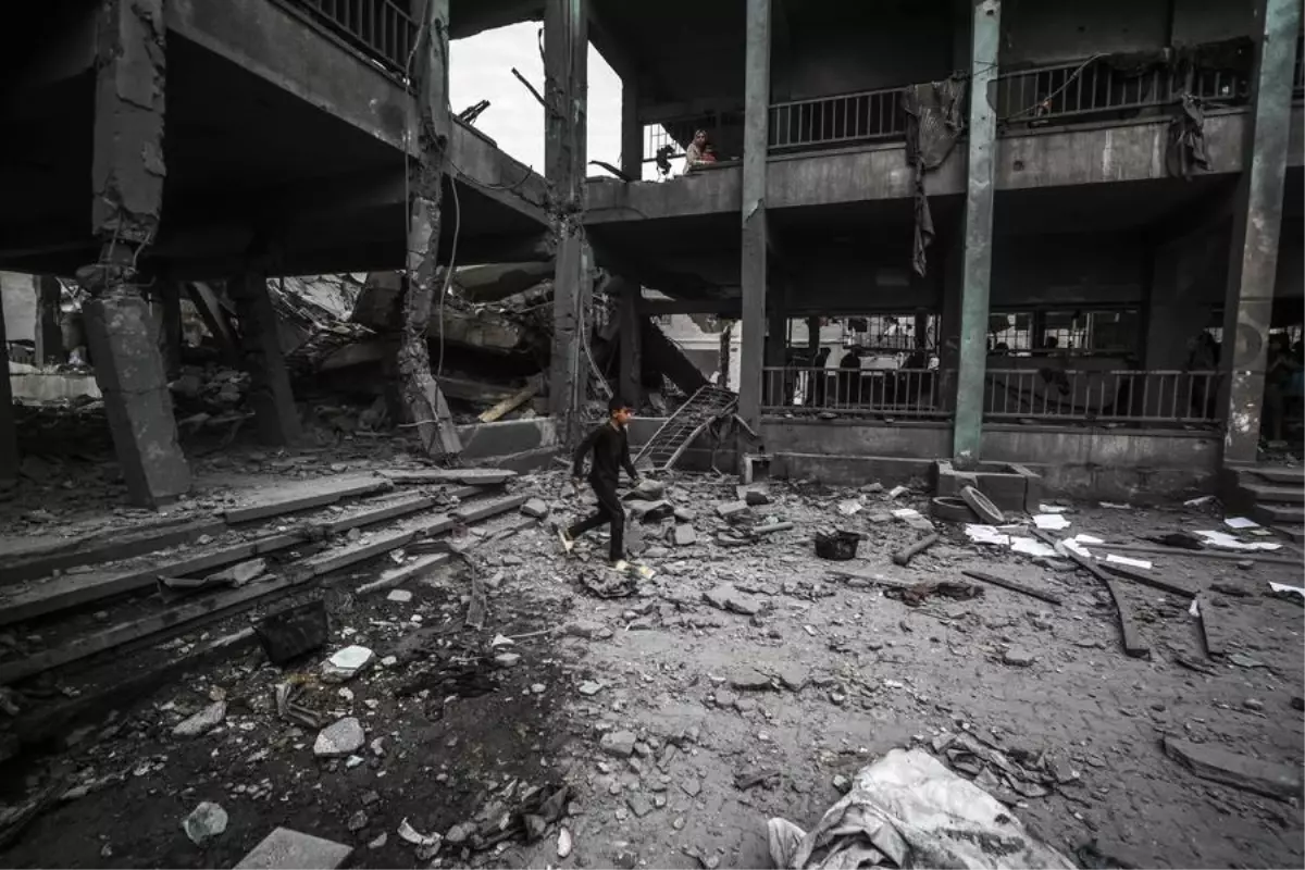 İsrail Cibaliye\'de Okula Hava Saldırısı