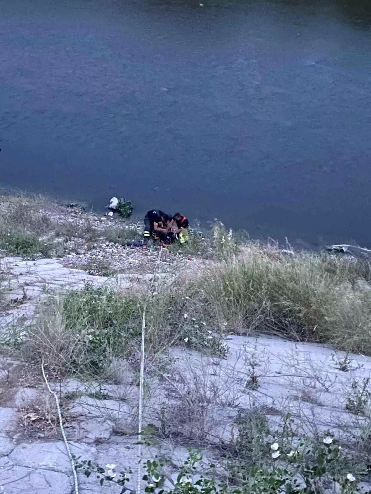 Hatay\'da Asi Nehri\'ne Düşen Vatandaş Kurtarıldı